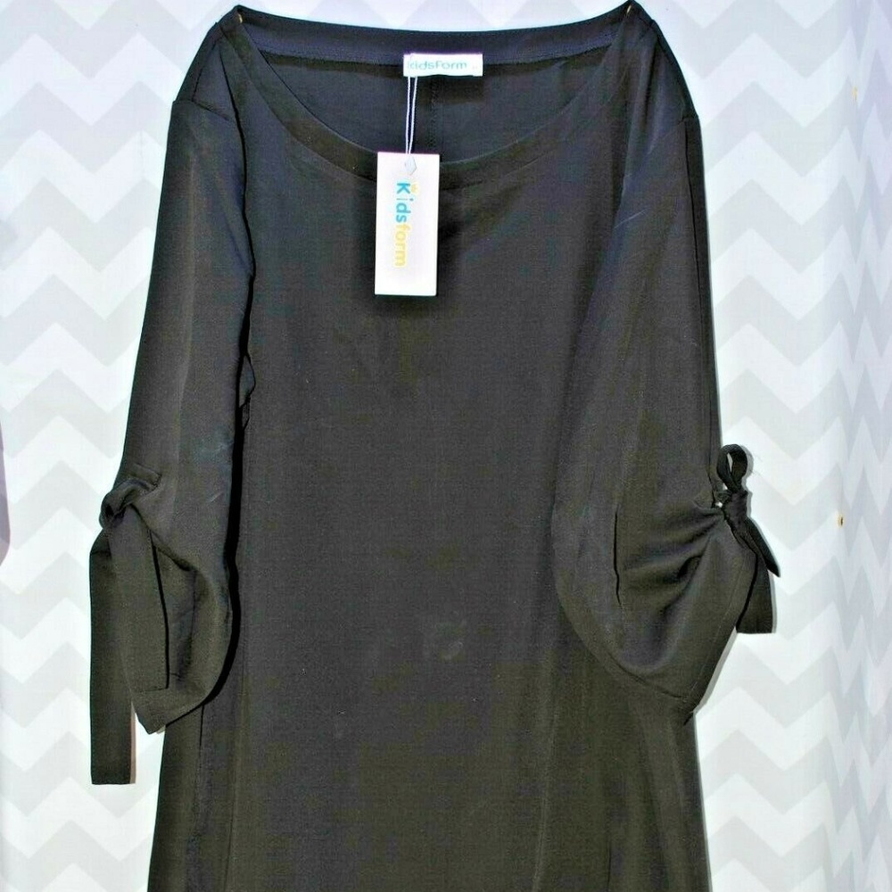 🔴 3/$20 girls Kids form black dress MED